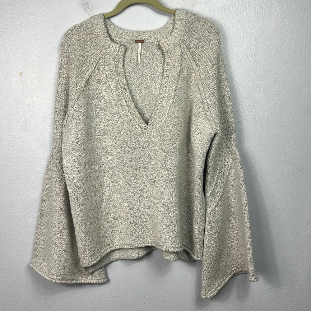 Free People Urban Outfitters Light Gray Bell Sleeve V-Neck Sweater XS